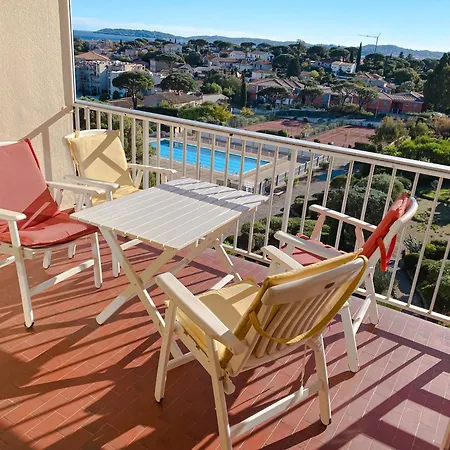 Mit Meerblick, Pool Und Tennisplaetzen Sainte-Maxime